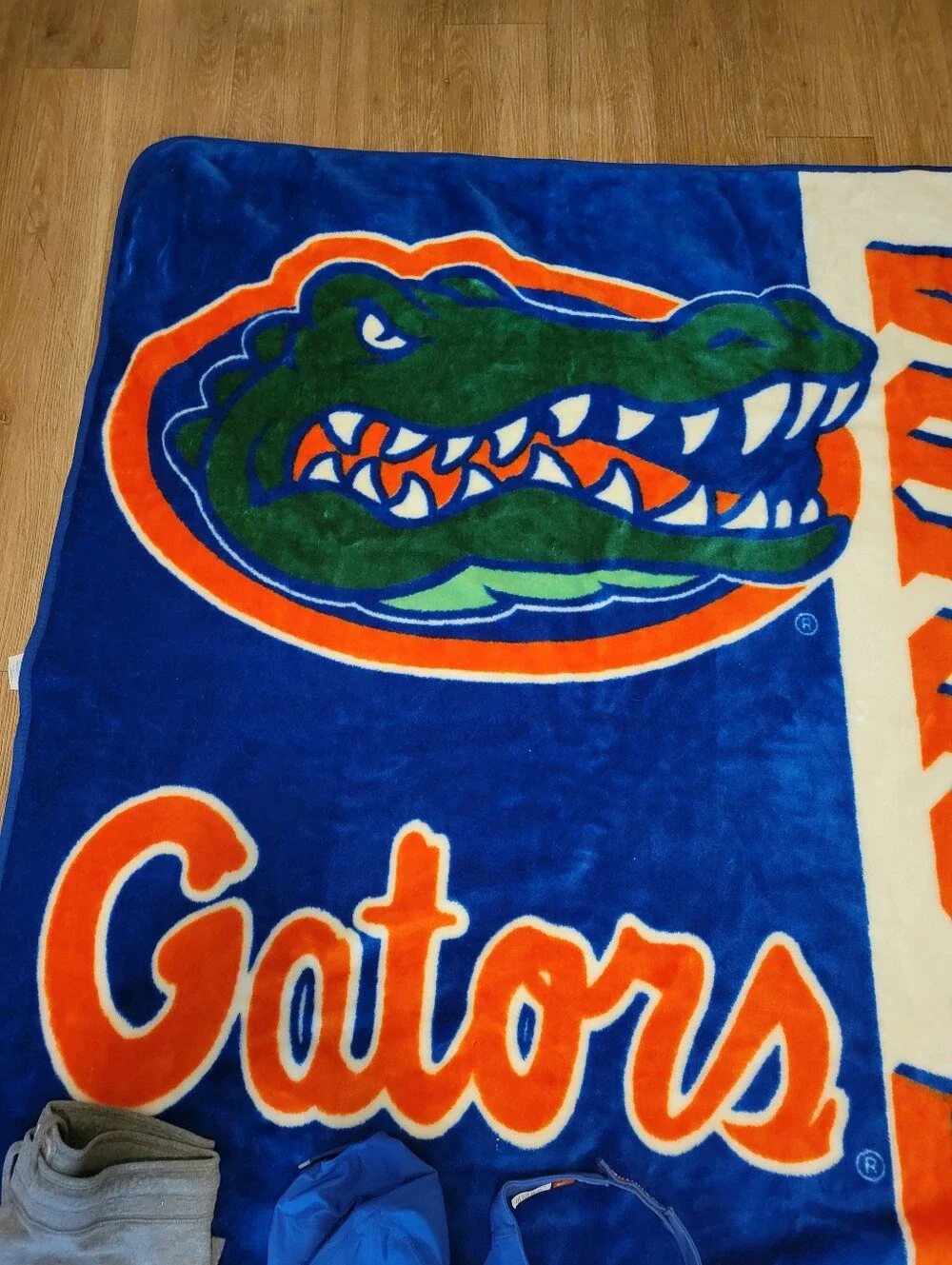 Florida Gators Team Blanket with Logo - Blue & Orange Combo 2 Hats 1 Sweatpants